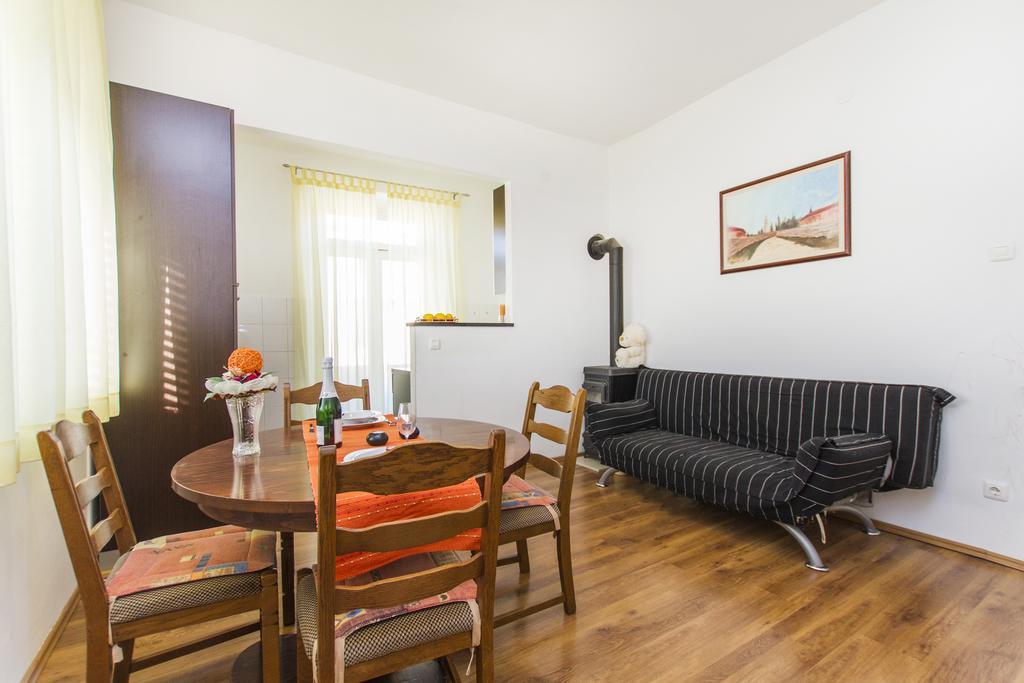 Apartment Amber Koromačno 部屋 写真