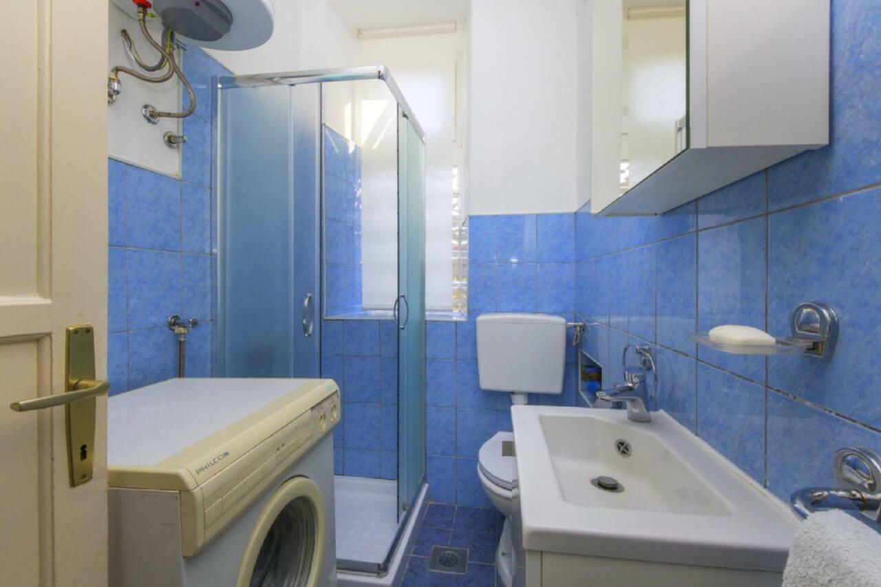 Apartment Amber Koromačno エクステリア 写真