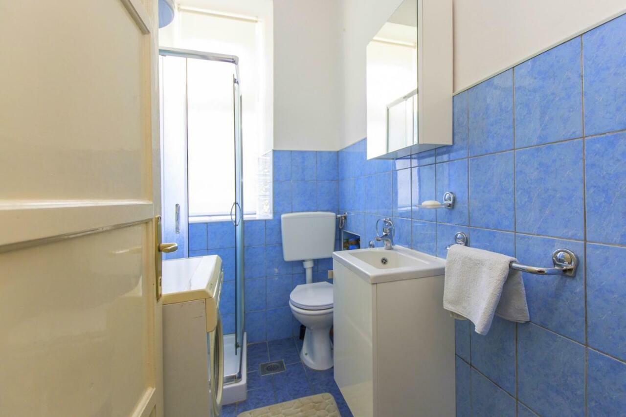 Apartment Amber Koromačno エクステリア 写真